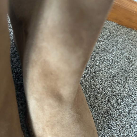 Lucky Brand Yasine Tan Suede Ankle Booties, 8.5, buckle detail - Picture 3 of 11